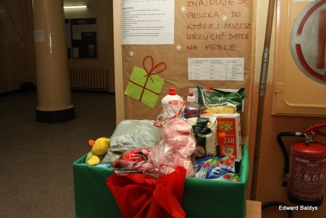 Mikołajki  w III LO  w Lesznie (dużo zdjęć)