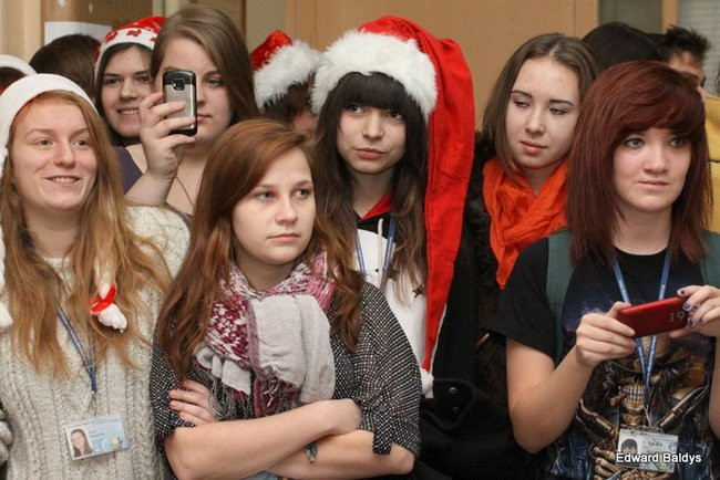 Mikołajki  w III LO  w Lesznie (dużo zdjęć)