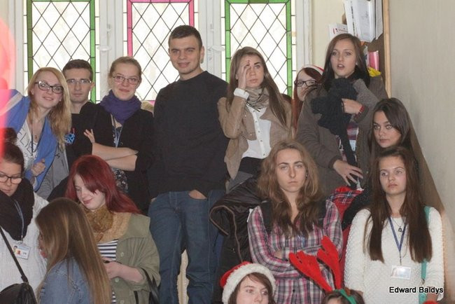 Mikołajki  w III LO  w Lesznie (dużo zdjęć)