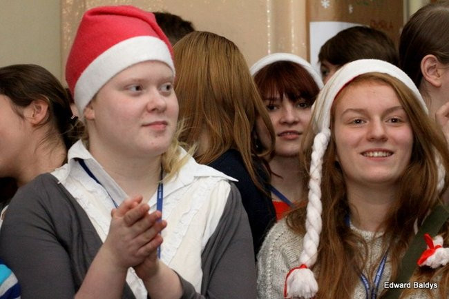 Mikołajki  w III LO  w Lesznie (dużo zdjęć)