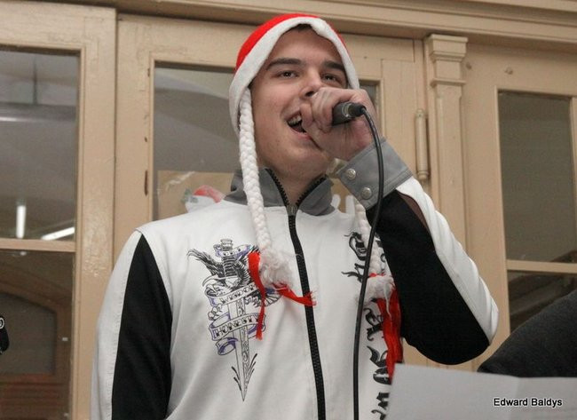 Mikołajki  w III LO  w Lesznie (dużo zdjęć)