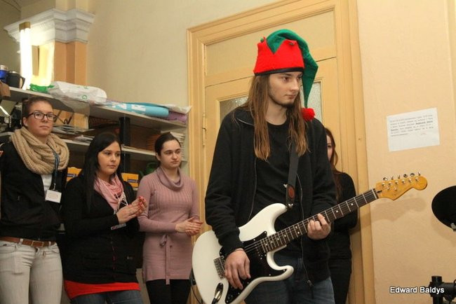 Mikołajki  w III LO  w Lesznie (dużo zdjęć)