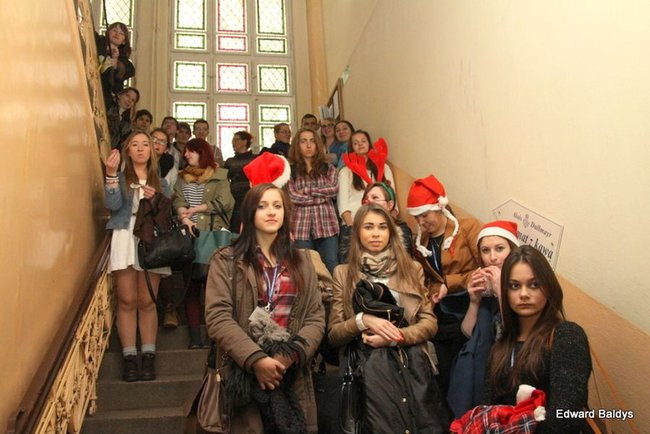 Mikołajki  w III LO  w Lesznie (dużo zdjęć)