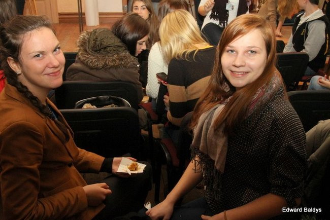 Mikołajki  w III LO  w Lesznie (dużo zdjęć)