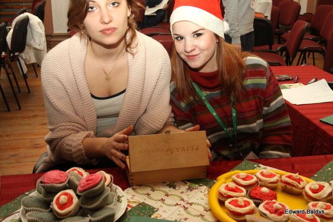 Mikołajki  w III LO  w Lesznie (dużo zdjęć)