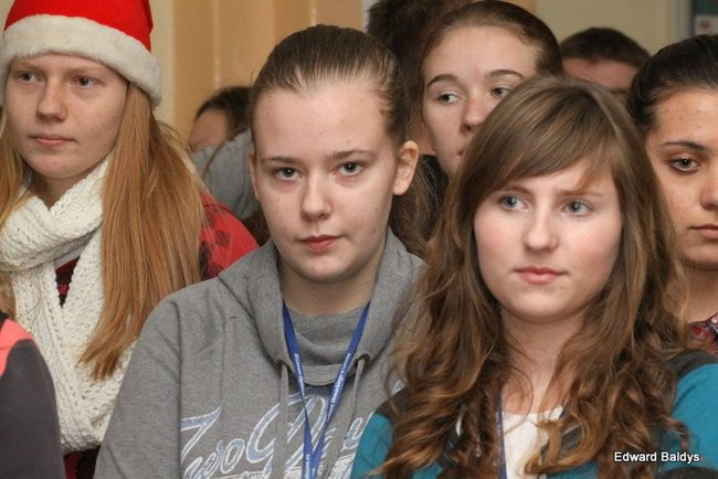 Mikołajki  w III LO  w Lesznie (dużo zdjęć)