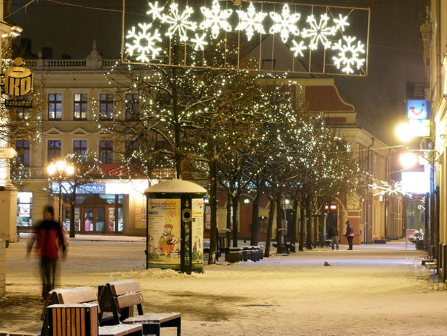 Świąteczne, nocne Leszno (zdjęcia)