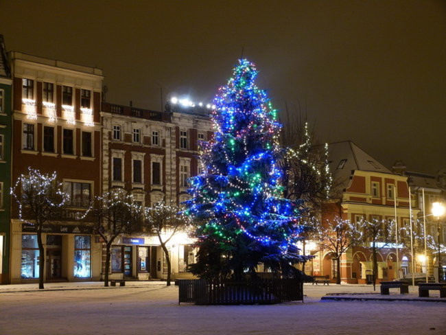 Świąteczne, nocne Leszno (zdjęcia)