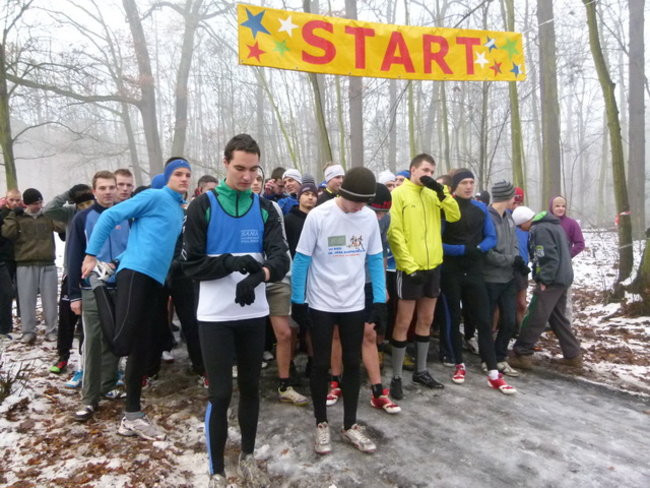 Gwiazdkowe bieganie w Karczmie Borowej (zdjęcia)