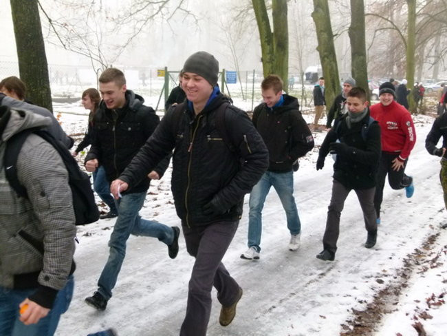 Gwiazdkowe bieganie w Karczmie Borowej (zdjęcia)