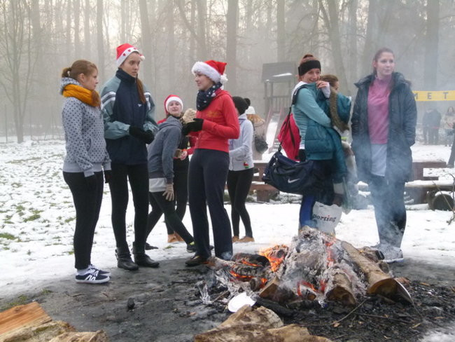 Gwiazdkowe bieganie w Karczmie Borowej (zdjęcia)