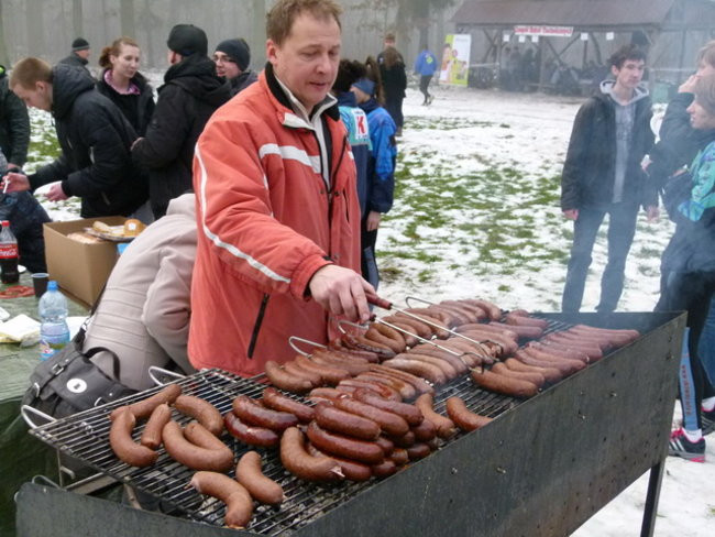 Gwiazdkowe bieganie w Karczmie Borowej (zdjęcia)