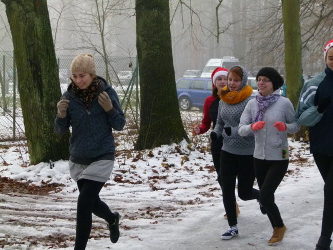 Gwiazdkowe bieganie w Karczmie Borowej (zdjęcia)