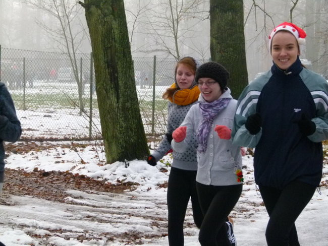 Gwiazdkowe bieganie w Karczmie Borowej (zdjęcia)