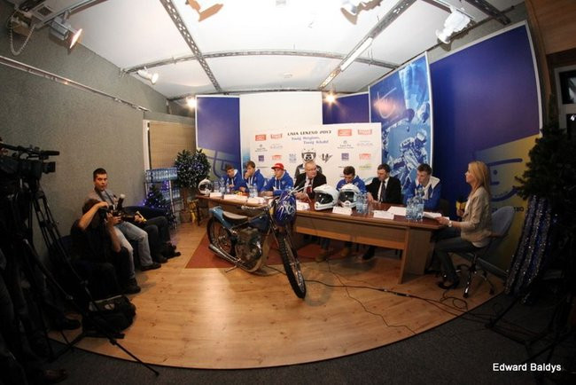 Unia już w komplecie! ( zdjęcia)