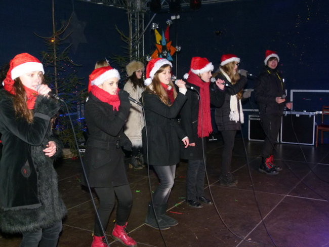 Koncert Świąteczny na rynku w Lesznie (zdjęcia)