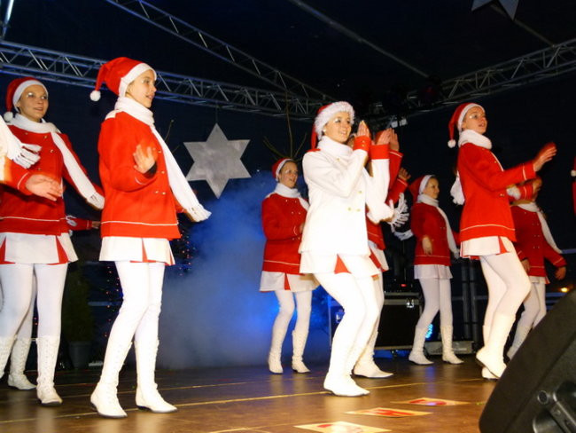 Koncert Świąteczny na rynku w Lesznie (zdjęcia)