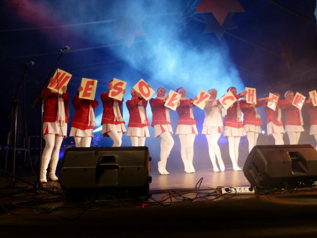 Koncert Świąteczny na rynku w Lesznie (zdjęcia)