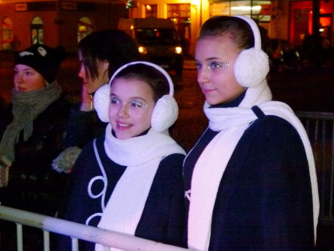 Koncert Świąteczny na rynku w Lesznie (zdjęcia)