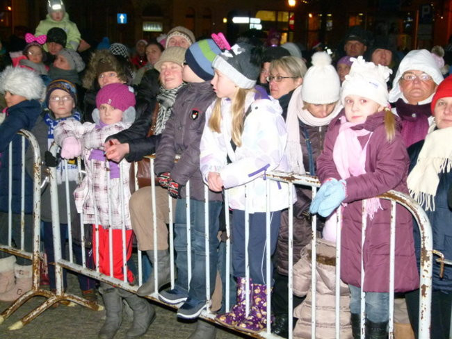 Koncert Świąteczny na rynku w Lesznie (zdjęcia)
