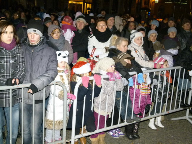 Koncert Świąteczny na rynku w Lesznie (zdjęcia)