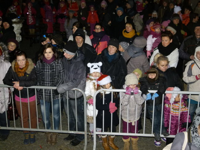 Koncert Świąteczny na rynku w Lesznie (zdjęcia)