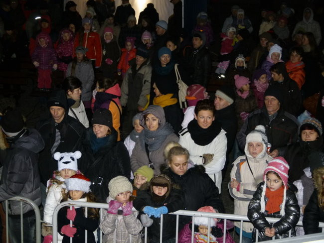 Koncert Świąteczny na rynku w Lesznie (zdjęcia)