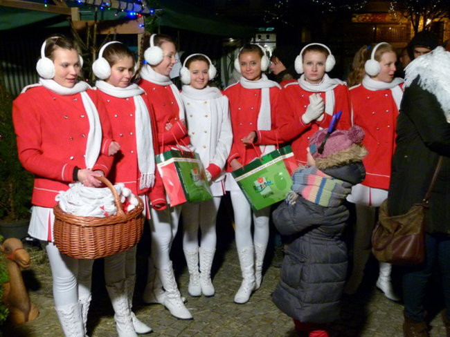 Koncert Świąteczny na rynku w Lesznie (zdjęcia)