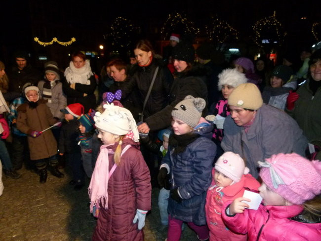 Koncert Świąteczny na rynku w Lesznie (zdjęcia)