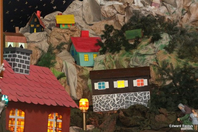 Piętrowa szopka w Osiecznej (zdjęcia)