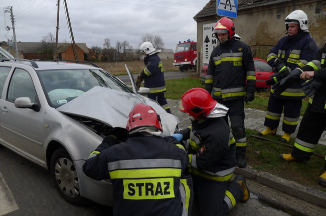 Zderzenie w Nowej Wsi (zdjęcia i wideo)