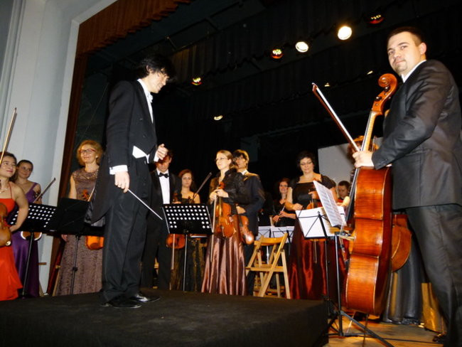 Myzyczny pojedynek pod dyrekcją Cheunga Chau