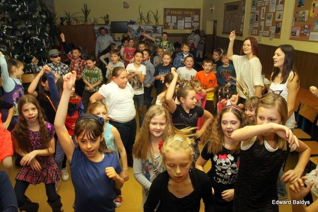 Dyskoteka trzecioklasistów w 