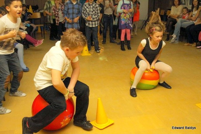 Dyskoteka trzecioklasistów w 