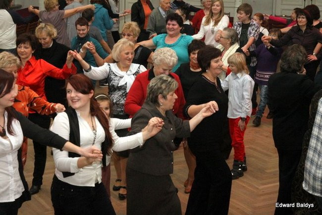Dyskoteka międzypokoleniowa (zdjęcia)