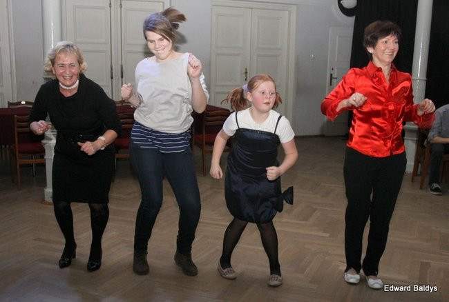 Dyskoteka międzypokoleniowa (zdjęcia)