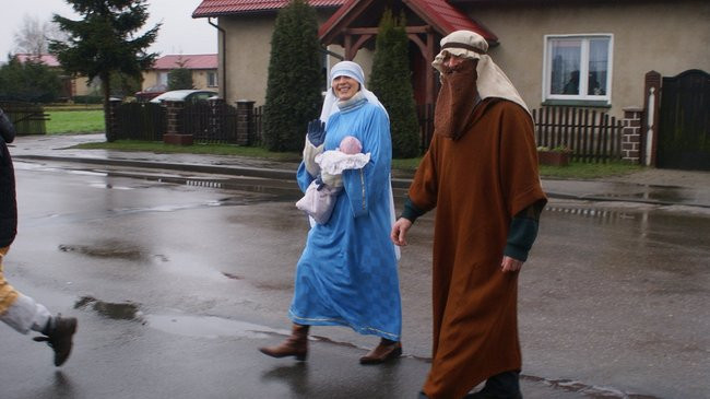 Kolorowy orszak w Wijewie (zdjęcia)