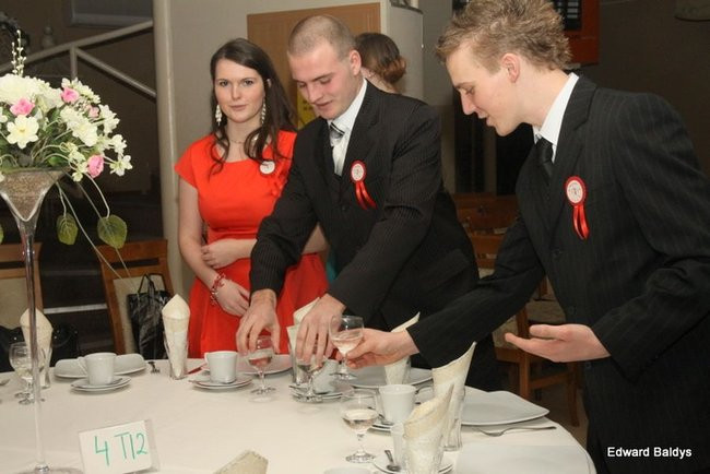 Studniówka ZSET w Finezji (zdjęcia)