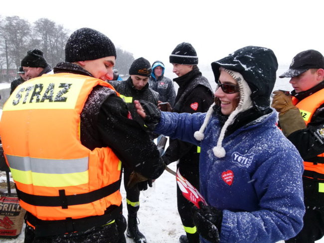 Strażacy uratowali morsa w Gołanicach (zdjęcia)