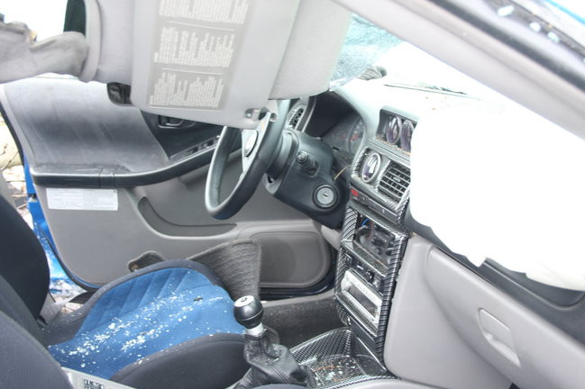 Subaru przeleciało nad ścieżką dla rowerów (zdjęcia)