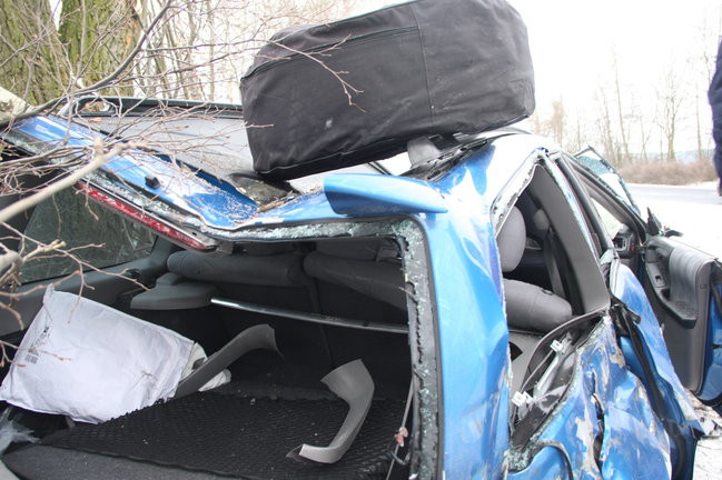 Subaru przeleciało nad ścieżką dla rowerów (zdjęcia)