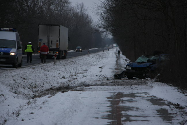 Subaru przeleciało nad ścieżką dla rowerów (zdjęcia)