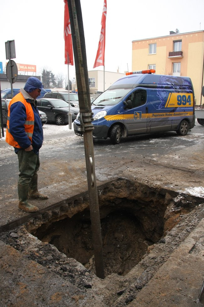 Na Niepodległości nie ma wody (zdjęcia)