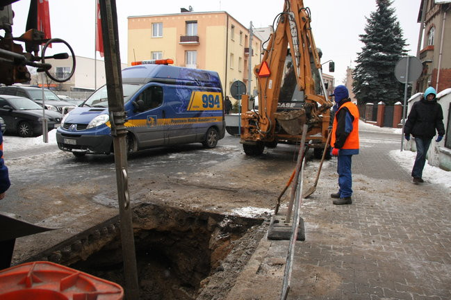Na Niepodległości nie ma wody (zdjęcia)