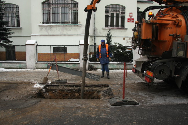 Na Niepodległości nie ma wody (zdjęcia)