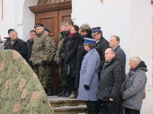 Wojskowa parada na rynku (zdjęcia)