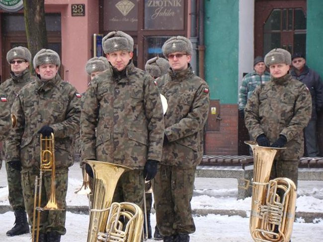 Wojskowa parada na rynku (zdjęcia)