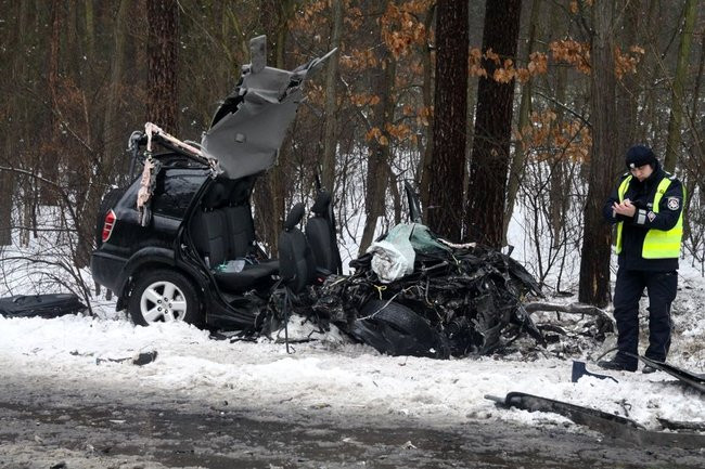 Czołówka między Krzyżowcem a Jezierzycami (zdjęcia)