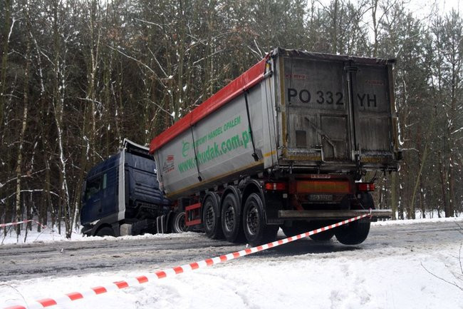 Czołówka między Krzyżowcem a Jezierzycami (zdjęcia)