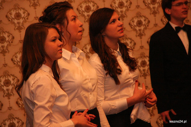 Studniówkowe szaleństwo I LO (zdjęcia)